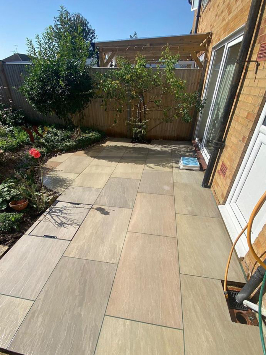 Raj Green Outdoor Porcelain Tile - 900x600x20mm