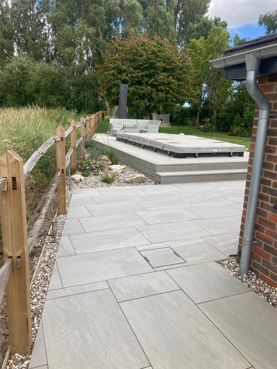 Kandla Grey Outdoor Porcelain Paving Slabs - 900x600 Pack