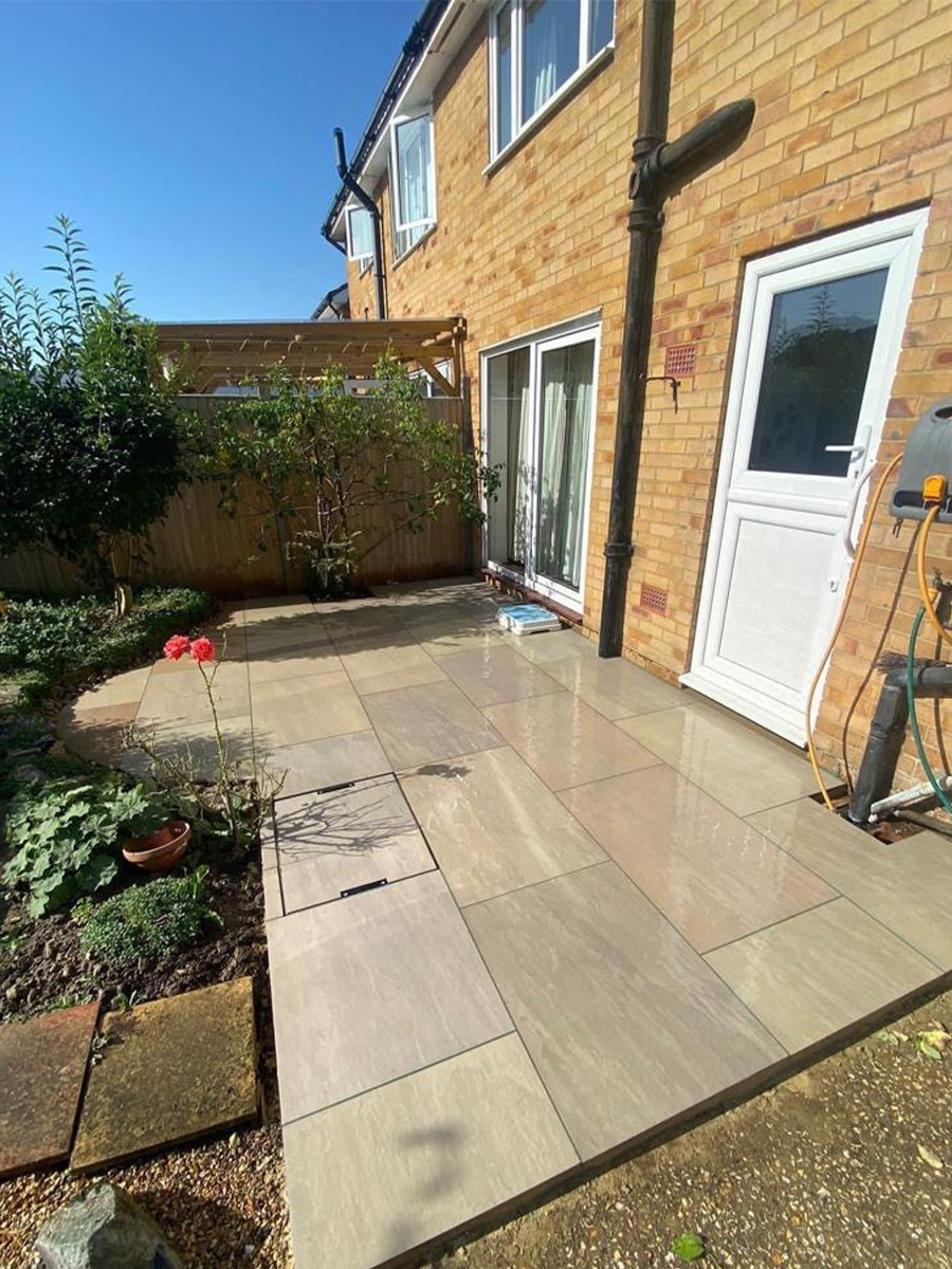 Raj Green Outdoor Porcelain Tile - 900x600x20mm