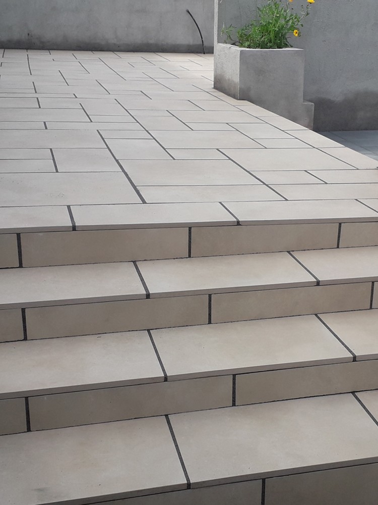 Beige Sawn Sandstone Effect Porcelain Paving Slabs - Mix Size Patio Pack