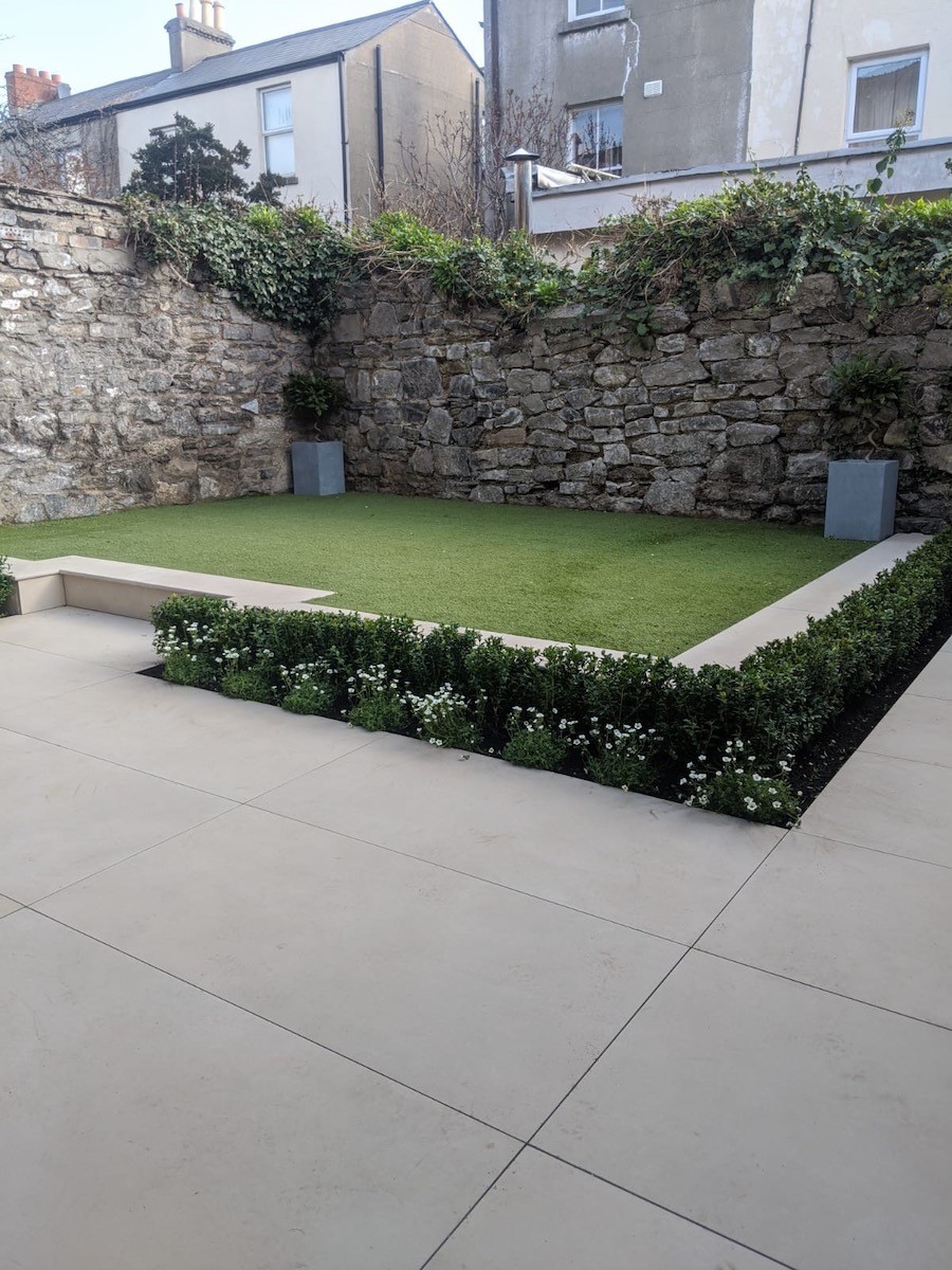 Beige Sawn Sandstone Effect Porcelain Paving Slabs - 1200x600 Pack
