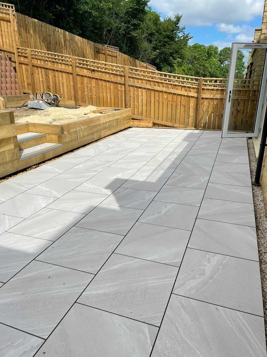 Verona Bianco Outdoor Porcelain Tile - 600x600x16mm