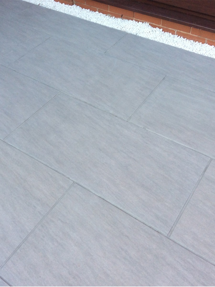 Quartz Gris Smooth Stone Effect Porcelain Paving Slabs - 900x450 Pack