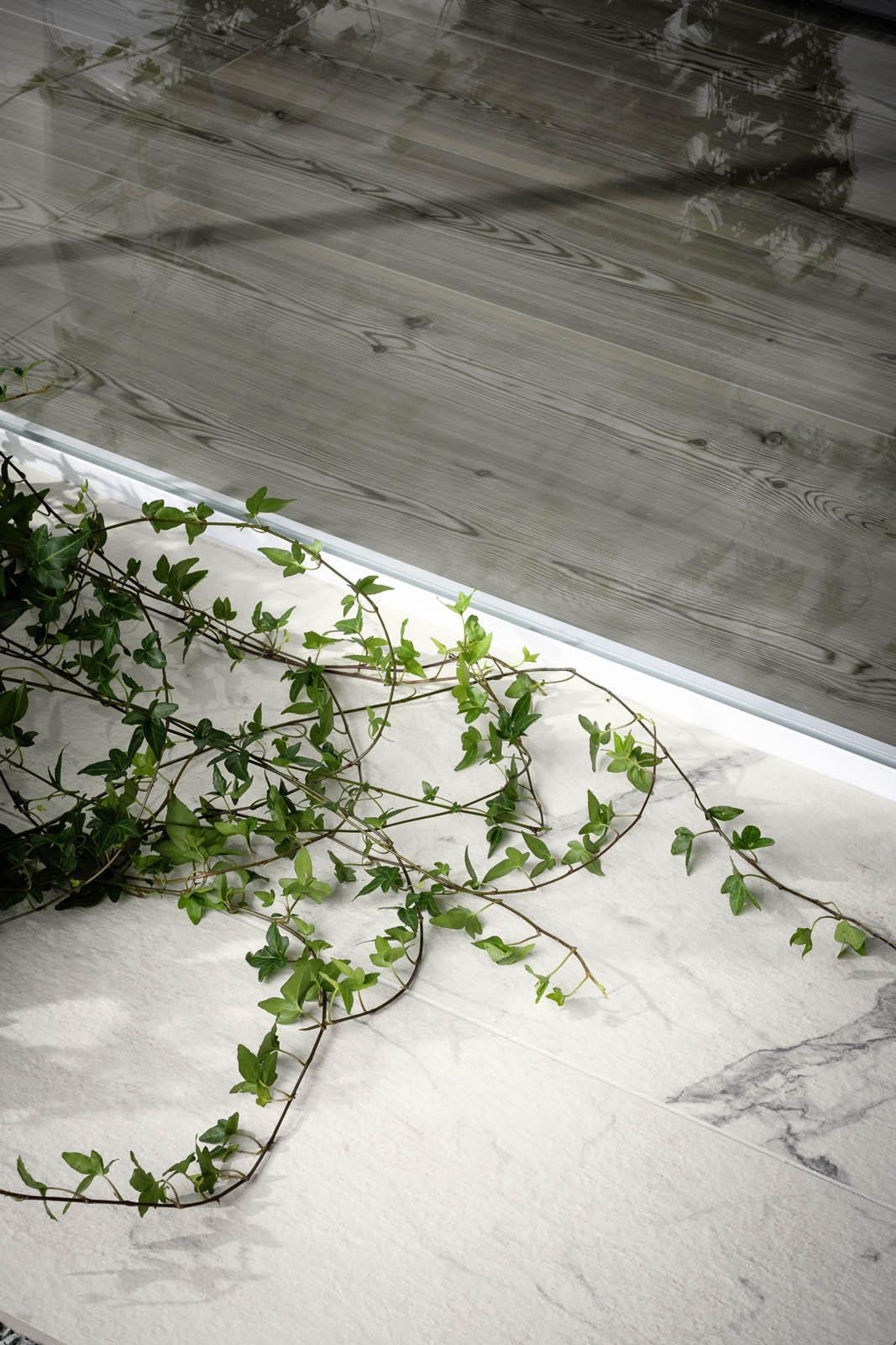 Italian Statuario Marble Effect King Size Porcelain Paving Slabs - 1200x400 (Last Pack)