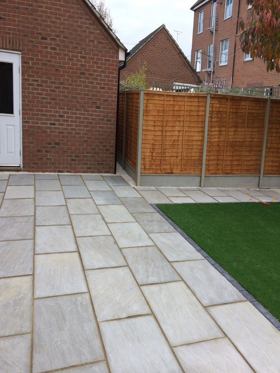 Kandla Grey Indian Sandstone Paving Slabs - 900x600 Pack